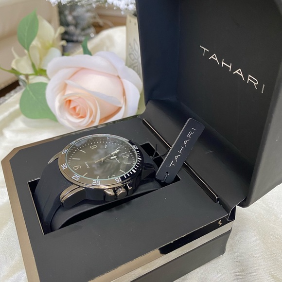 TAHARI MEN’S BLACK WATCH SILICONE WRISTBAND - Picture 3 of 7